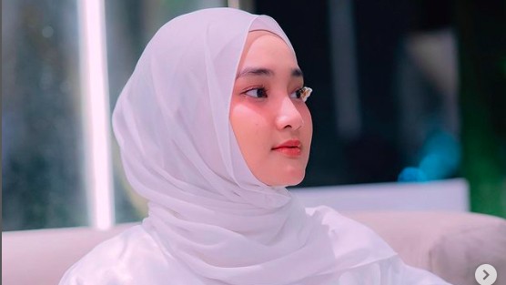 Fatin Shiqida Artis Lulusan Universitas Terbaik di Indonesia. (foto: Instagram)