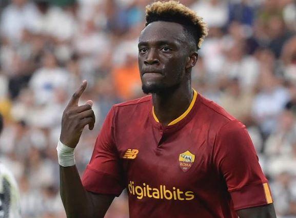 Tammy Abraham Striker AS Roma, Tammy Abraham mencetak gol ke gawang Juventus usai menuntaskan assist Paulo Dybala. (Foto: Instagram/@officialasroma)