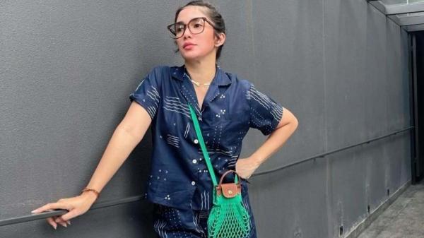 Artis yang punya anak angkat, Ussy Sulistiawaty  (Antara)