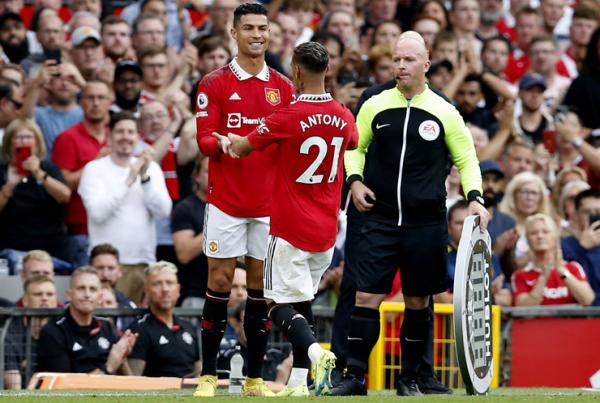 Winger anyar Manchester United Antony cetak gol debut ke gawang Arsenal pada pekan keenam Liga Inggris, Minggu (4/9/2022) malam WIB. (Foto: REUTERS/Craig Brough)