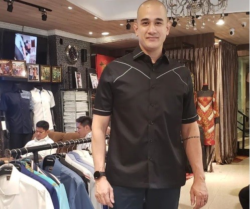 Okan Cornelius Artis Bertemu Orangtua Setelah Dewasa. (foto: Instagram)