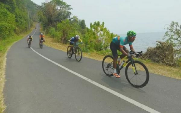 Grand Fondo Sriwijaya Ranau Grand Fondo yang rutin digelar di sekitar Danau Ranau di OKU Selatan, Sumsel. (Foto: Antara)