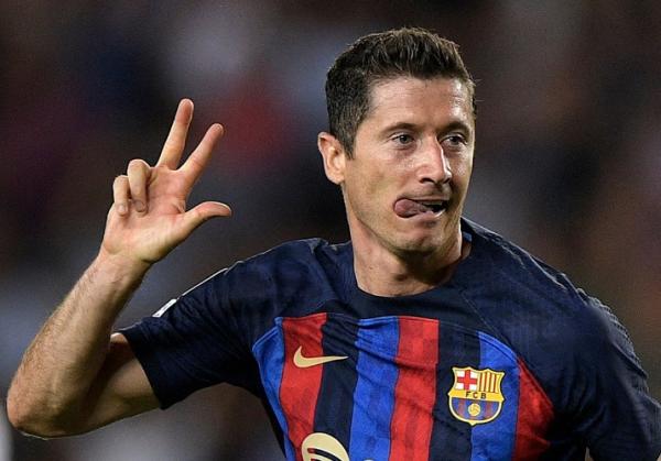 Striker Barcelona, Robert Lewandowski hattrick Striker Barcelona, Robert Lewandowski menyarangkan hattrick ke gawang Viktoria Plzen pada laga Liga Champions 2022/2023 di Stadion Camp Nou, Kamis (8/9/2022). (Foto: REUTERS)