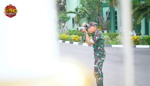 sotya tni au Letda Kesehatan TNI AU, Sotya Satmaka Adira dulu bekerja sebagai fotografer untuk memenuhi kebutuhan sehari-hari. (Foto Youtube).