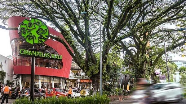 Cihampelas Walk menjadi salah satu mall terbesar di Bandung. (FOTO: www.ciwalk.com)