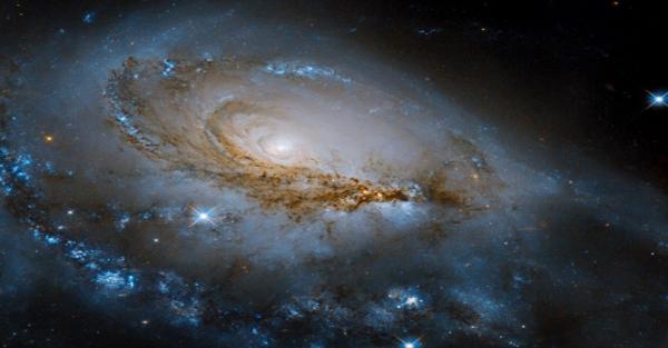 Hubble Abadikan Spiral