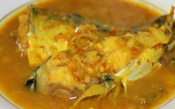 Pindang tempoyak Pindang tempoyak dengan isi ikan patin. Tempoyak dan pindang tercatat sebagai kekayaan intelektual komunal. (Foto: Selerarasa)
