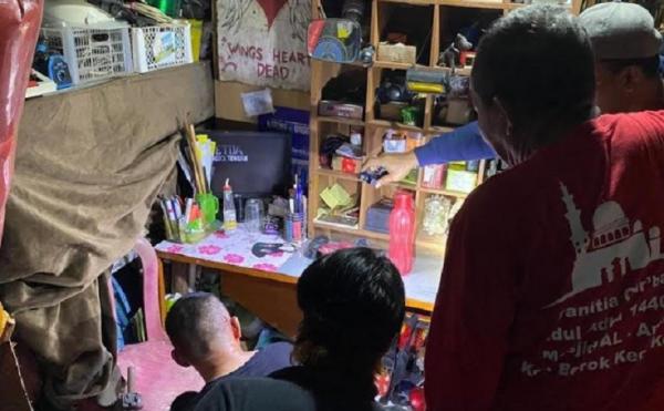 Penjual Sabu Bangka Tengah Polisi menangkap Codet, pengedar narkoba ke kalangan pekerja tambang. (Foto: Rachmat Kurniawan)