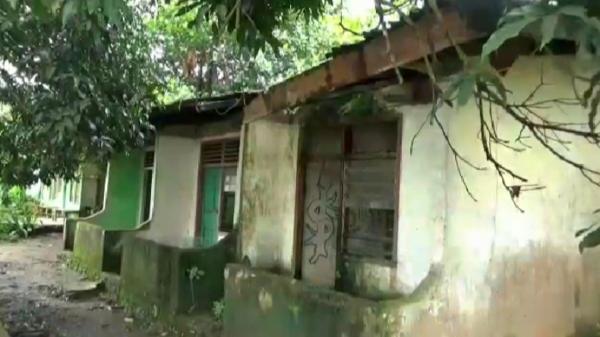 Rumah Dinas Kondisi rumah dinas guru di Sekolah Dasar Negeri (SDN) 86, Kabupaten Muarojambi, Jambi (Azhari Sultan/MNC Portal Indonesia)