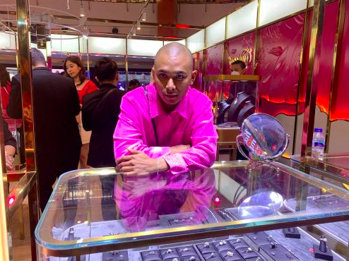 Screen Shot 2022 09 25 At 09 19 18 Allan Anderson di perayaan 17 tahun Passion Jewelry bertajuk Unconditional Love. (Foto: istimewa)