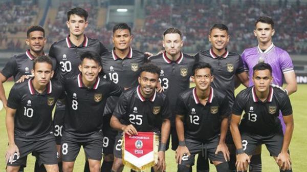 Timnas Indonesia 3 pemain Indonesia terancam diparkir lawan Curacao pada FIFA Matchday di Stadion Pakansari, Selasa (27/9/2022). (Foto: Instagram/dimasdrajad)