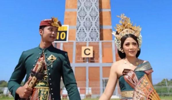Pakaian Adat Bali Nama-nama orang Bali berdasarkan kasta. (Foto: Instagram @trunasangket_)