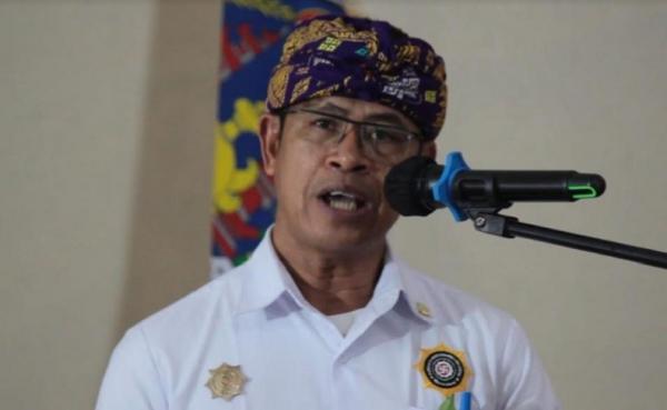 Ketua Phdi Bali Nyoman Kenak Ketua PHDI Bali Nyoman Kenak