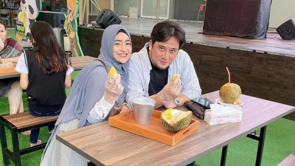 Artis menikah dengan orang Aceh, Cindy Fatikasari Artis menikah dengan orang Aceh, Cindy Fatikasari dan Tengku Firmansyah (Instagram/cindifatikasari18)