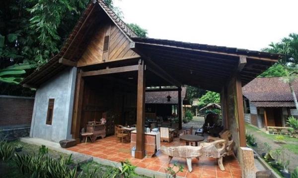 rumah adat Osing. (foto: travel).