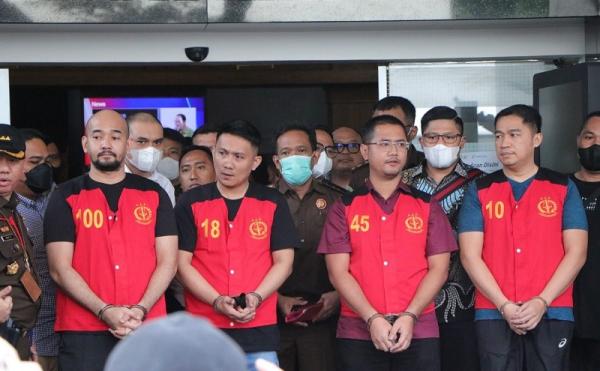 Tsk Obstruction Of Justice Ist 2 Tersangka kasus obstruction of justice kasus Brigadir J: Baiquni Wibowo, Chuck Putranto, Arif Rahman Arifin, dan Irfan Widyanto dilimpahkan ke Kejagung, Rabu (5/10/2022). (Foto: Istimewa)