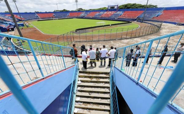 tgipf meninjau stadion kanjuruhan ist TGIPF meninjau Stadion Kanjuruhan, Malang, Jawa Timur yang menjadi lokasi tragedi tewasnya 131 orang usai laga Arema FC versus Persebaya Surabaya. (Foto: Kemenko Polhukam)