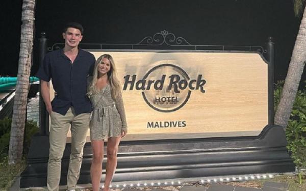 Elkan Baggott dan Katie Marsden. (Foto: Instagram @elkanbaggott)
