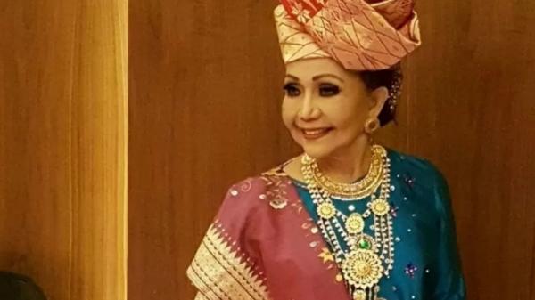 Penyanyi Minang yang populer dan legendaris Penyanyi Minang yang populer dan legendaris, Elly Kasim (Antara)
