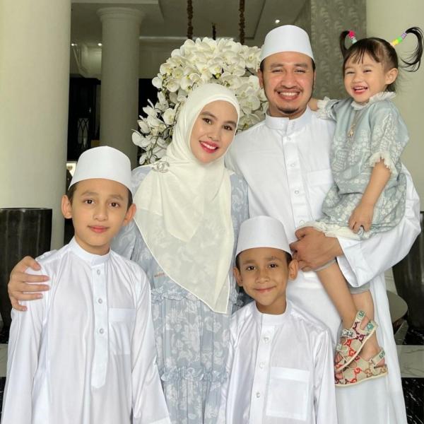 Artis Dikenal Baik dengan Anak Tiri. (Foto: instagram)