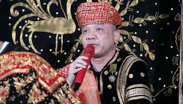 Teddy Minahasa Gelar Adat Sumbar Irjen Teddy Minahasa saat menerima gelar adat Sumatera Barat, (1/7/2022). (Foto: sumbar.polri.go.id)