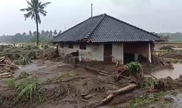 Banjir Bandang Jembrana 2 Banjir bandang di Jembrana. (Foto: Nyoman Sudika)