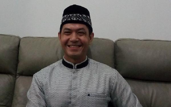 Dude artis pria yang jago masak Dude Herlino ternyata juga menyandang status artis pria yang jago masak. (Foto: Ist)