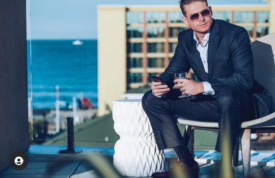 Branden Condy, gelandangan jadi crazy rich koleksi mobil mewah berkat Instagram. Foto: Instagram Branden Condy