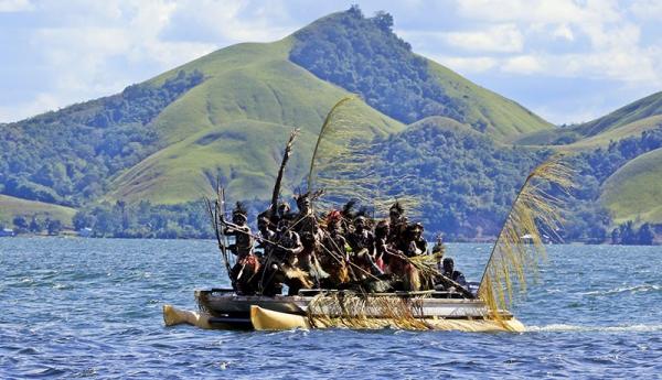 Festival Danau Sentani 2 Danau Sentani yang merupakan danau terluas dan terbesar di Papua. (Foto : ist)