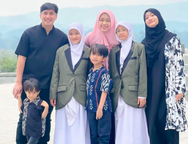 Screen Shot 2022 10 27 At 19 53 07 Artis Punya Anak Kembar. (foto: Instagram)
