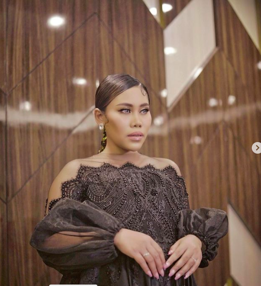 Screen Shot 2022 10 31 At 13 18 14 Artis Indonesia yang Pernah Merasakan Jadi Pembantu. (Foto: Instagram)