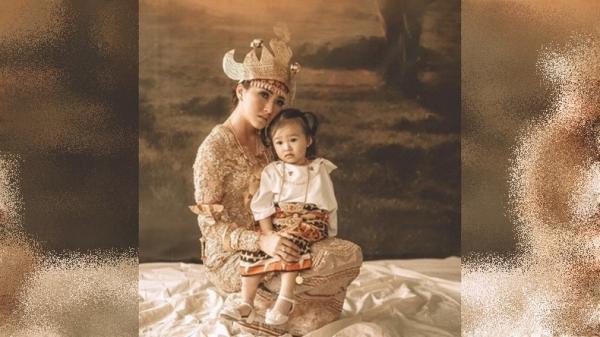 Artis cantik pakai baju adat Lampung, Sarwendah Artis cantik pakai baju adat Lampung, Sarwendah (Instagram/ruben_onsu)
