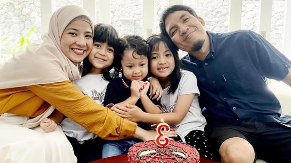 Artis dapat gelar Minang saat menikah, Desta Artis dapat gelar Minang saat menikah, Desta (Instagram)