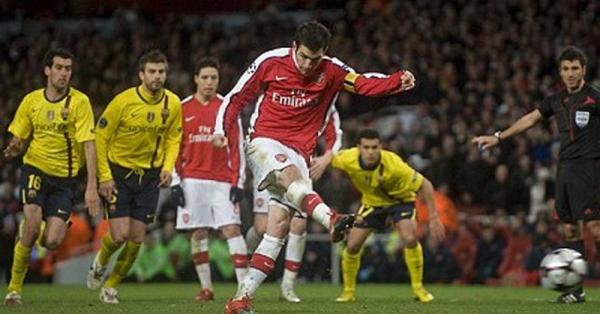 Cesc Fabregas - Ada cerita menarik tentang anak buah Kurniawan Dwi Yulianto di Como FC (Foto: Daily Mail)