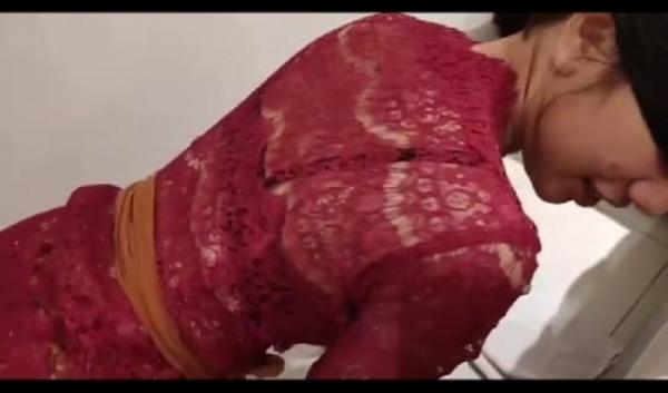 kebaya merah vira Pemeran perempuan dalam video porno kebaya merah. (istimewa).