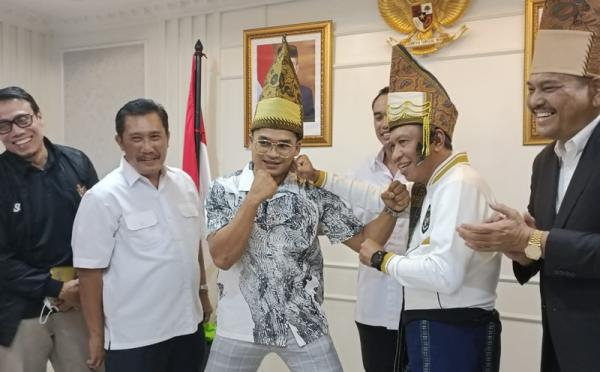 Jeka Saragih Petarung MMA Indonesia Jeka Saragih terus mengasah diri jelang final road to UFC. Dia akan berlatih di Amerika Serikat. (Foto: MPI/Andhika Khoirul Huda)