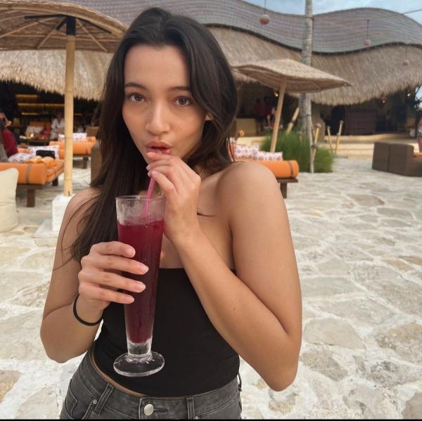Screenshot 20221110 170903 Instagram Megan Anita Domani nyaris tanpa make up