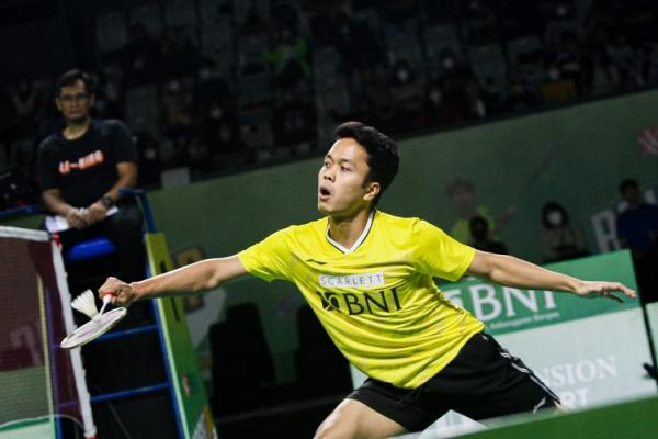 Anthony Sinisuka Ginting menjadi juara grup A Bright Up Cup 2022. Hasil itu didapat usai Ginting menang 25-23 atas wakil Malaysia, Ng Tze Young. (foto: Aldhi Candra/MPI).