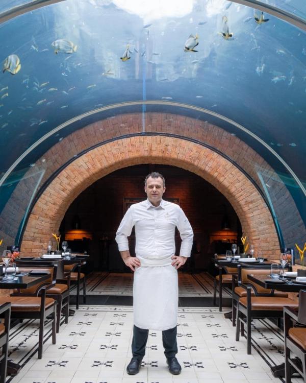 Hotel The Apurva Kempinski, Restoran Dalam Akuarium (Foto: Instagram/The Apurva Kempinski) Hotel The Apurva Kempinski, Restoran Dalam Akuarium (Foto: Instagram/The Apurva Kempinski)