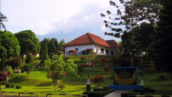 GEDUNG LINGGARJATI Gedung bersejarah yang jadi lokasi perundingan antara Indonesia dengan Belanda di Linggarjati, Kuningan. (FOTO: ISTIMEWA)