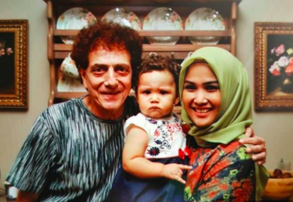 Screen Shot 2022 11 20 At 13 33 21 Artis Lawas Punya Anak di Usia Tua. (foto: instagram)