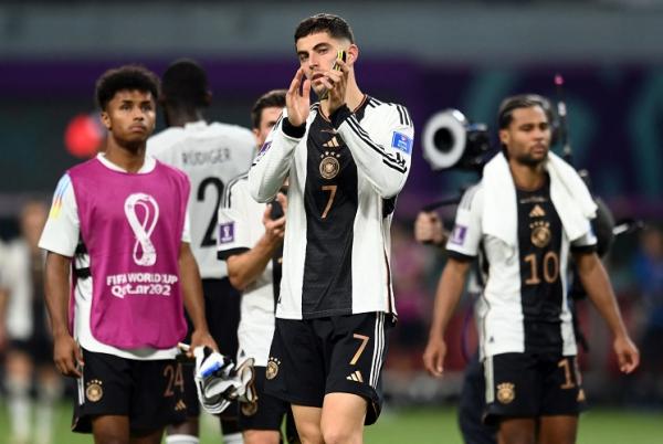 Penyerang Jerman, Kai Havertz tampak lesu usai timnya dikalahkan Jepang 1-2 pada laga Piala Dunia 2022, Rabu (23/11). (Foto: REUTERS)
