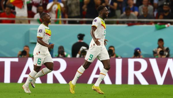 Timnas Senegal unggul 1-0 atas Qatar pada babak pertama matchday kedua Grup A Piala Dunia 2022 di Stadion Al Thumama, Jumat (25/11/2022) malam WIB. (Foto: REUTERS/Kai Pfaffenbach)