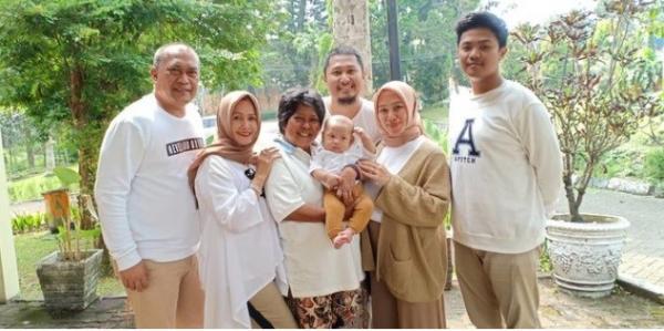 Suti Karno Artis Lawas Punya Anak Angkat