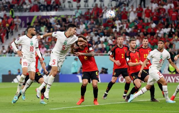 Belgia vs Maroko Duel timnas Belgia vs Maroko masih imbang 0-0 di babak pertama lanjutan Grup F Piala Dunia 2022. Sebenarnya Maroko sempat unggul lewat Hakim Ziyech sayang gol dianulir wasit. (foto: REUTERS).