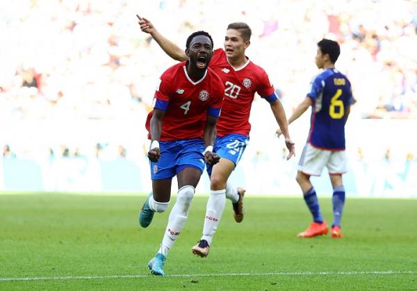 Timnas Jepang kalah tipis 0-1 dari Kosta Rika dalam lanjutan grup E Piala Dunia 2022. Gol Kosta Rika dicetak lewat tendangan melengkung memetikan Keyshe Fuller. (foto: REUTERS).