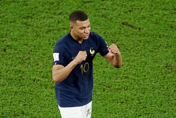 Kylian Mbappe Timnas Prancis Piala Dunia 2022 Striker Timnas Prancis, Kylian Mbappe mencetak dua gol ke gawang Denmark pada laga Piala Dunia 2022 di Stadion 974, Sabtu (26/11/2022). (Foto: REUTERS)