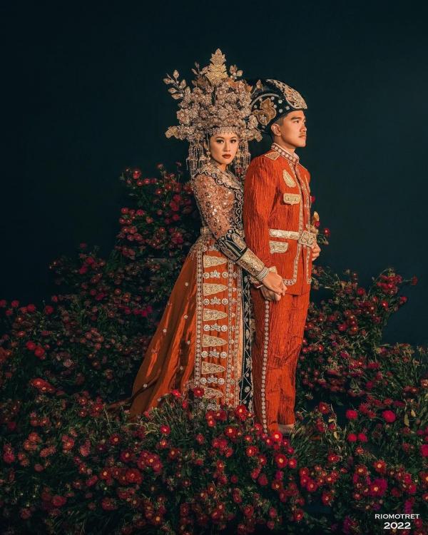 Baju Adat Gorontalo Prewedding Kaesang-Erina (Foto: Dok Riomotret) Baju Adat Gorontalo Prewedding Kaesang-Erina (Foto: Dok Riomotret)