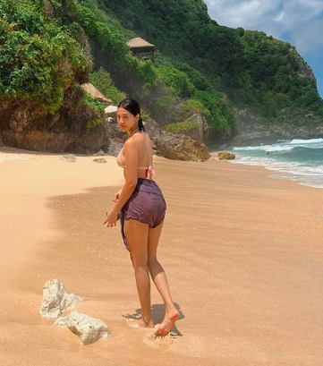 Potret seksi Anya Geraldine.