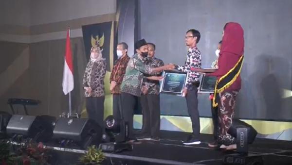 KI award Malam Anugerah Keterbukaan Informasi Publik KI Award. (Foto: iNews.id/Yudha Prawira).